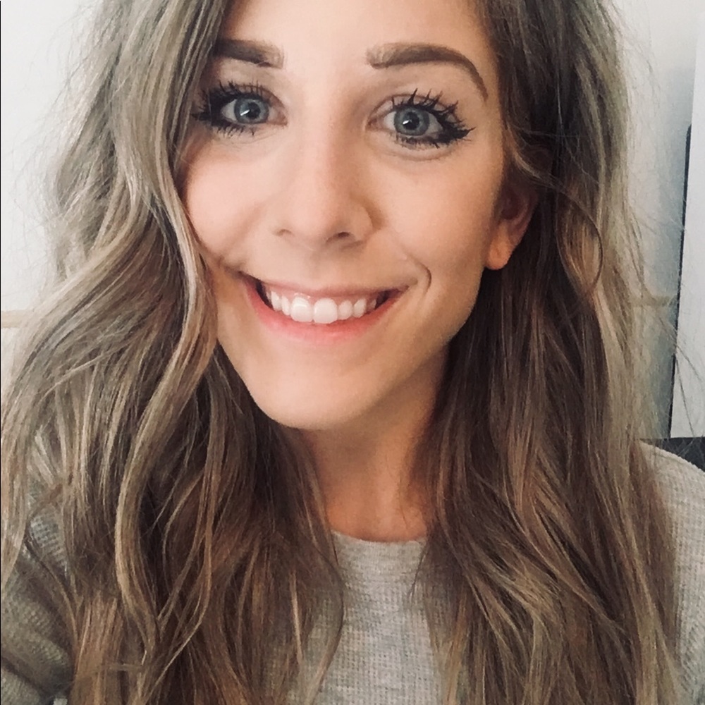 Meet your Posher, Laura